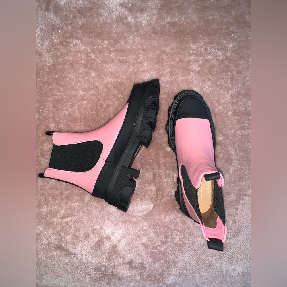 NWOT Black & Pink Combat Boots 🌟